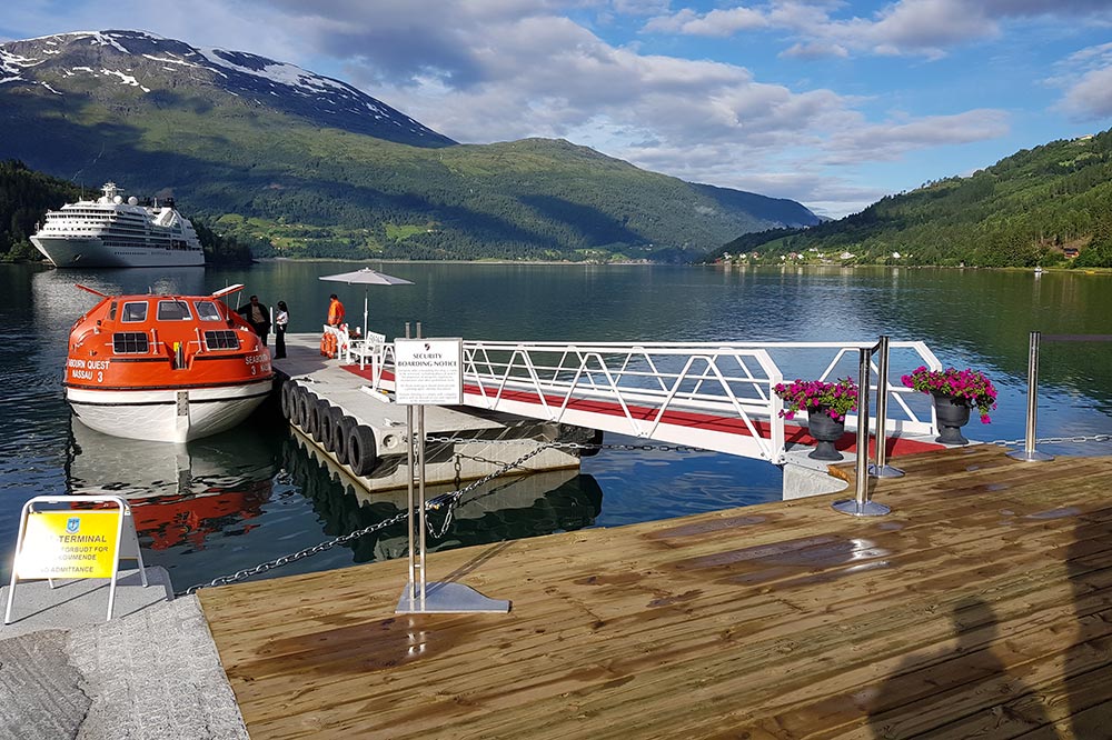 Cruise ship. Photo: Nordfjord Havn